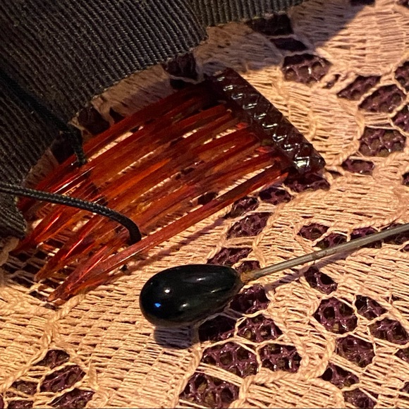 SAKS FIFTH AVE WOMEN'S MINK HAT… - Picture 9 of 11